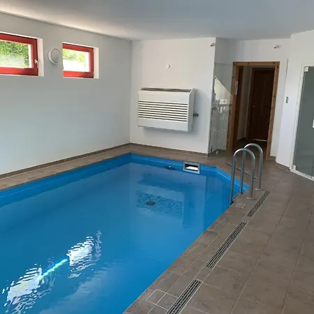 Sabines Badehaus Mit Innenpool Prázdninový dům *