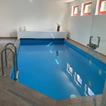 Sabines Badehaus Mit Innenpool Prázdninový dům Steinkoppel