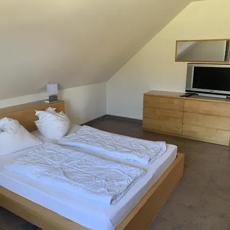 Sabines Badehaus Mit Innenpool